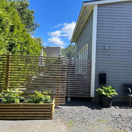 Tiny Grey House With Loft, 15 Min From City Center Göteborg Exterior foto